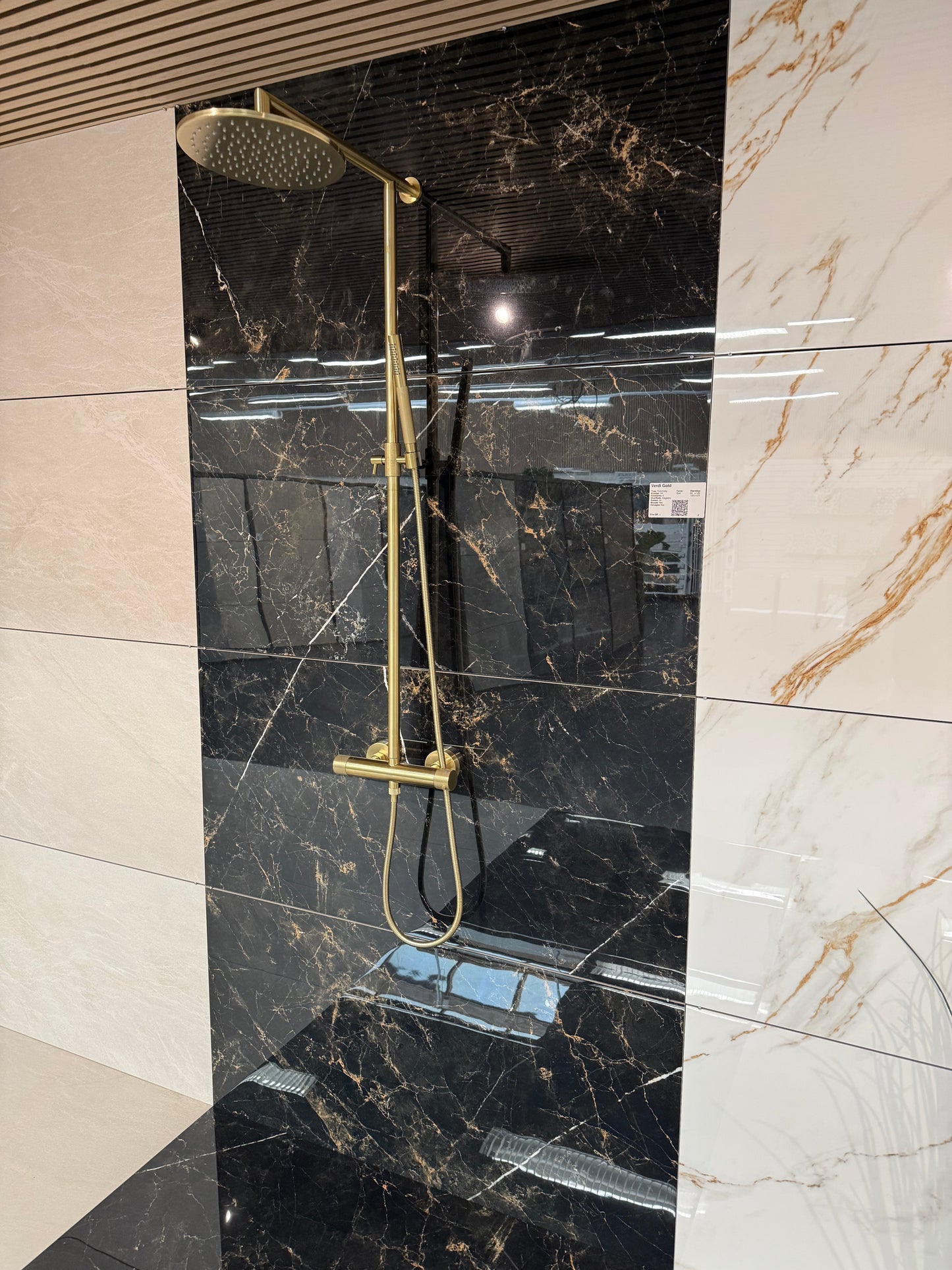 Marmorlook Fliser Verdi Gold Sort
