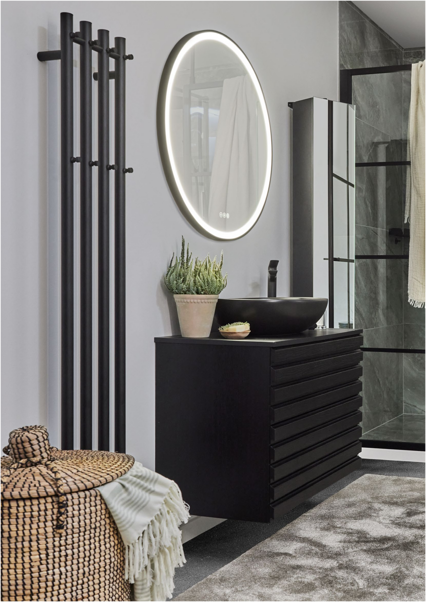 Cassøe Class Sortbejdset Eg Badeværelsesmøbel