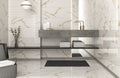 Badeværelse med vask, møbler og Casablanca Gold marmor fliser på vægge og gulv