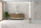 Badeværelse med møbler, bruser og Calum marmor fliser på vægge og gulv