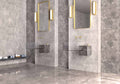 Akropolis Grey marmor fliser på gulv på badeværelse med vaske og spejle